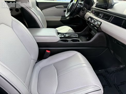 Certified 2025 Honda Pilot Elite image 32