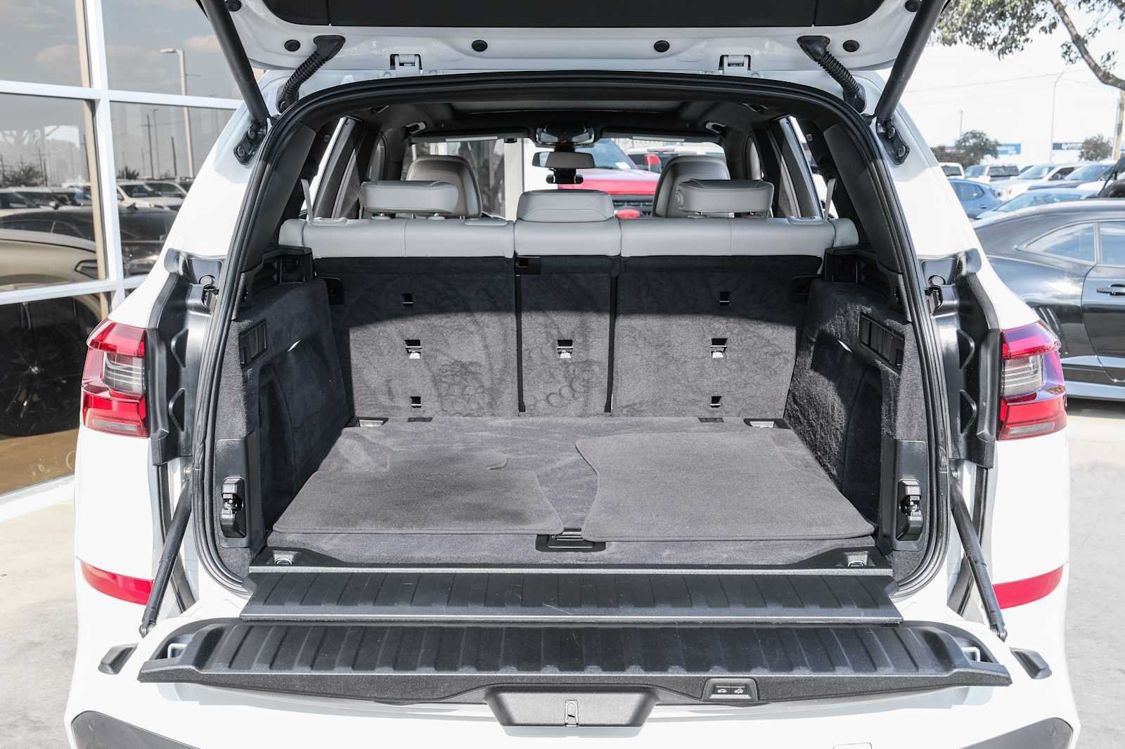 Used 2019 BMW X5 xDrive40i w/ M Sport Package AWD/4WD image 56