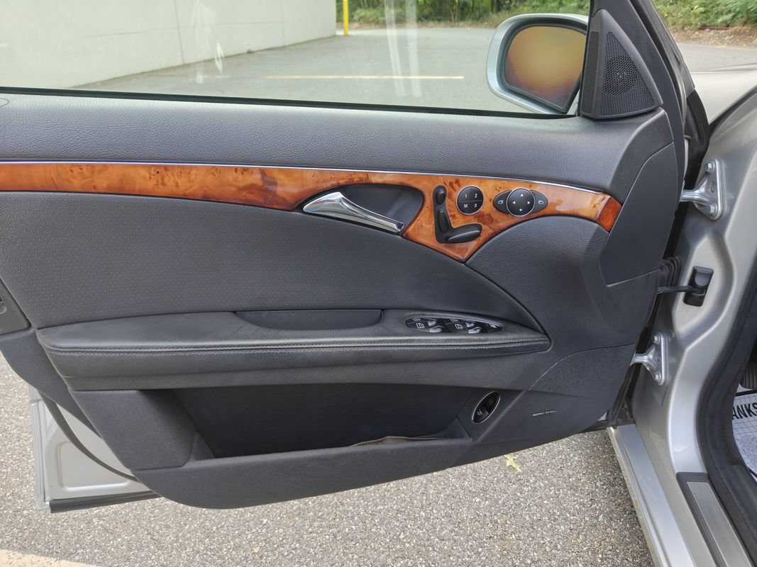 Used 2005 Mercedes-Benz E 320 Sedan image 9
