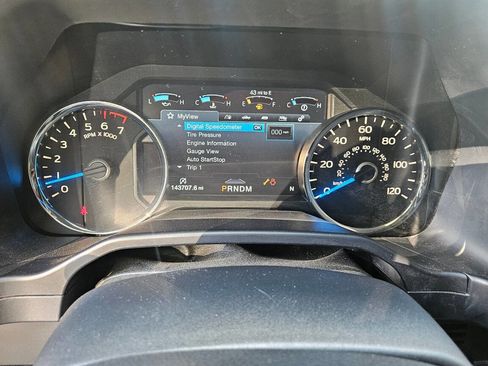 Used 2017 Ford F150 Lariat w/ Equipment Group 502A Luxury image 11