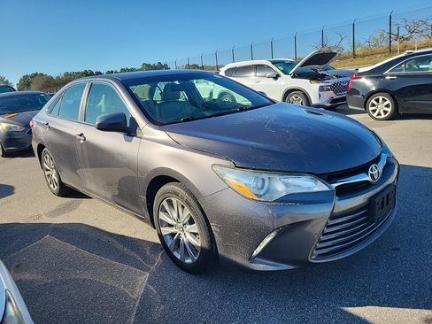 Used 2016 Toyota Camry XLE image 2