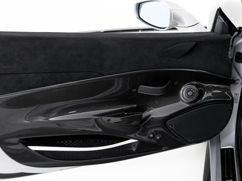 Used 2020 Ferrari 488 Pista Coupe image 31