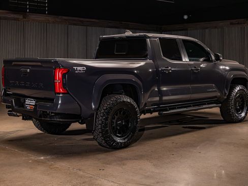 Used 2024 Toyota Tacoma TRD Sport w/ TRD Sport Premium Package AWD/4WD image 10
