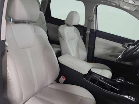 Used 2023 Kia Sorento S w/ Panoramic Sunroof Package AWD/4WD image 17