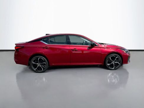 Used 2023 Nissan Altima 2.5 SR image 8