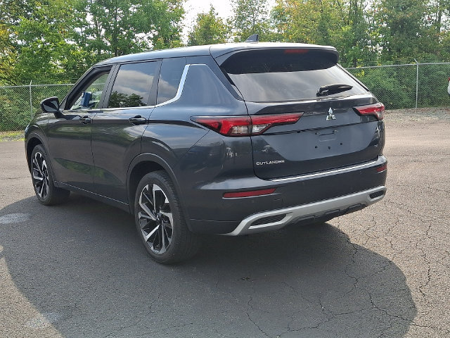 Used 2024 Mitsubishi Outlander AWD image 10