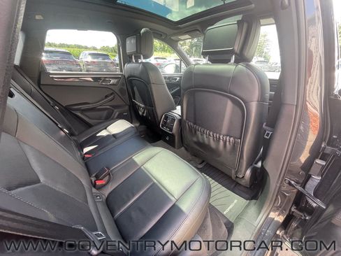 Used 2018 Porsche Macan GTS AWD/4WD image 40