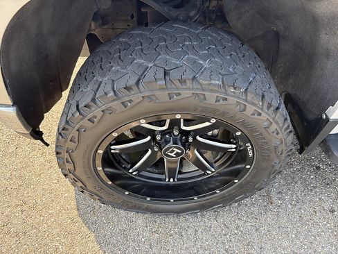 Used 2020 Chevrolet Silverado 1500 LT AWD/4WD image 9