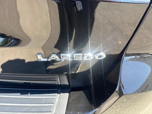 Used 2022 Jeep Grand Cherokee Laredo E RWD image 32