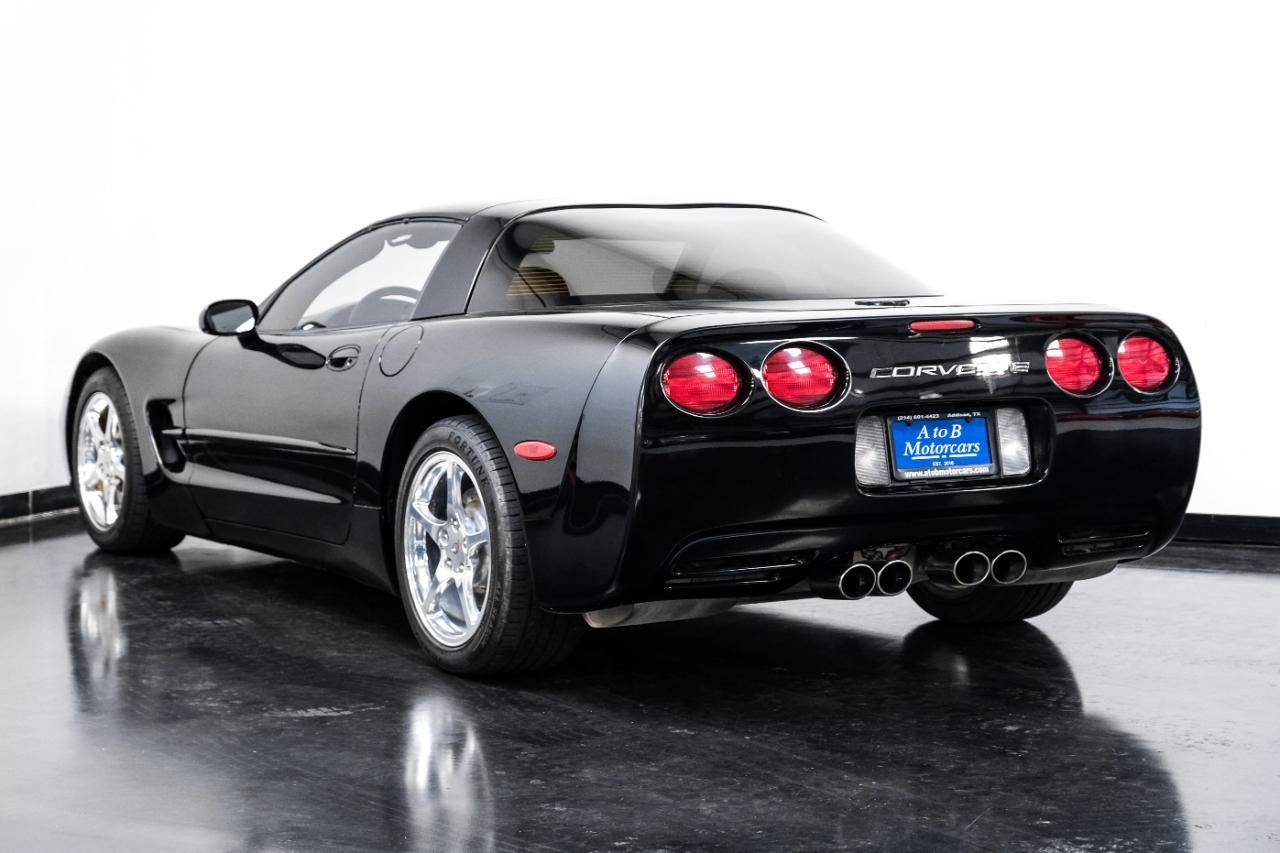 Used 2001 Chevrolet Corvette Coupe w/ Preferred Equipment Group2 RWD image 10