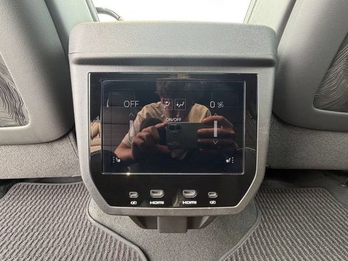 Used 2026 GMC Yukon Denali Ultimate AWD/4WD image 8