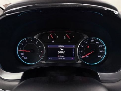 Used 2021 Chevrolet Traverse LT FWD image 25