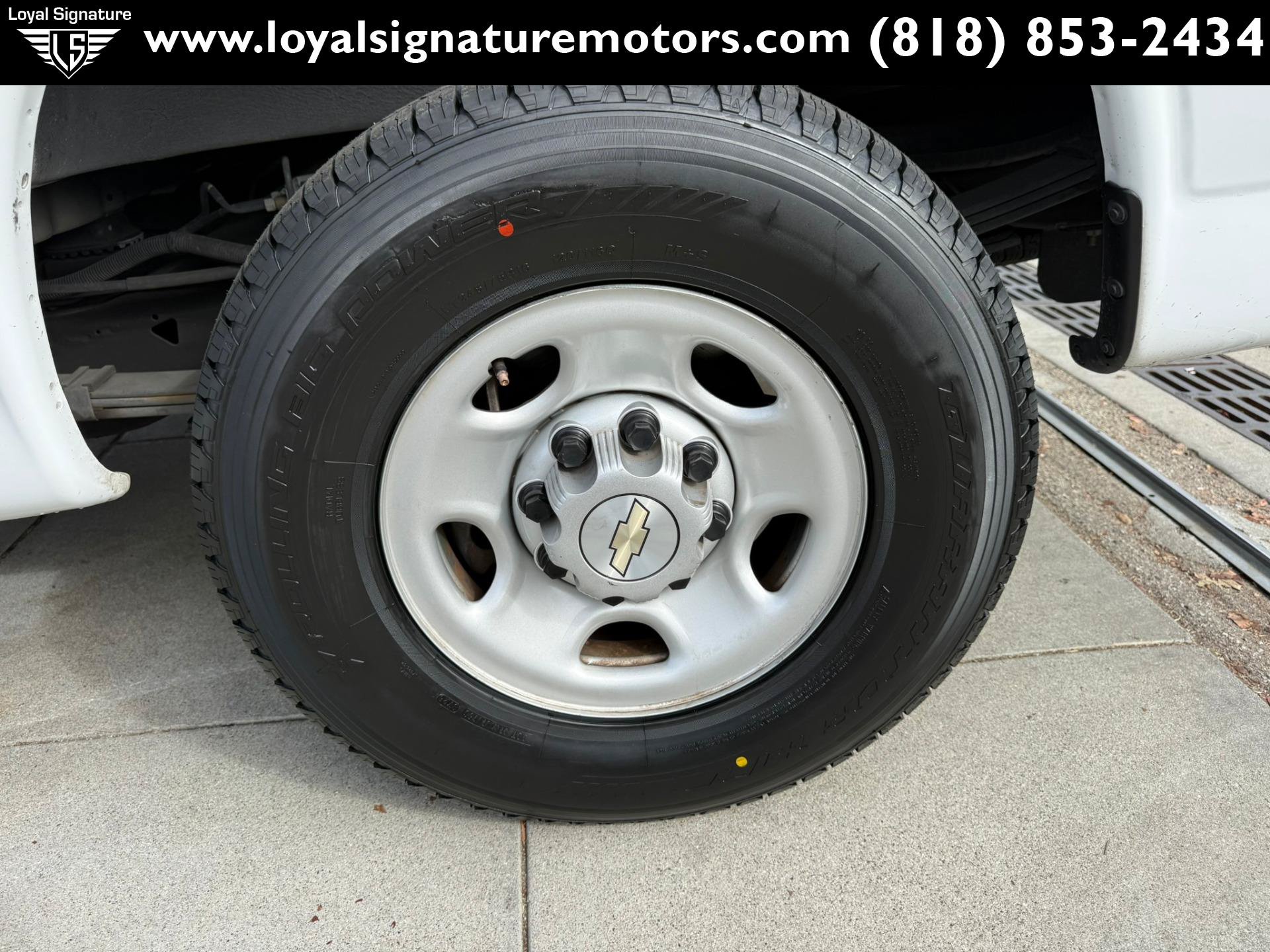 Used 2022 Chevrolet Express 2500 w/ Driver Convenience Package RWD image 18