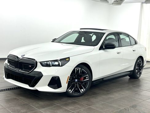 Used 2025 BMW i5 M60 w/ Premium Package image 1