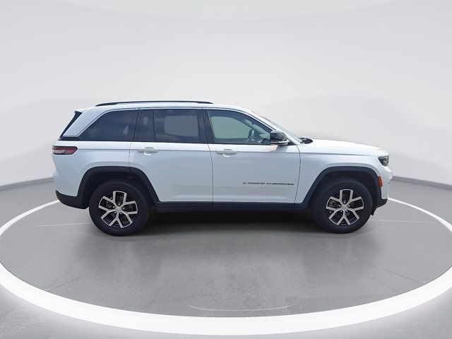 Used 2024 Jeep Grand Cherokee Limited w/ Luxury Tech Group II AWD/4WD image 10
