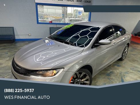 Used 2015 Chrysler 200 S image 1