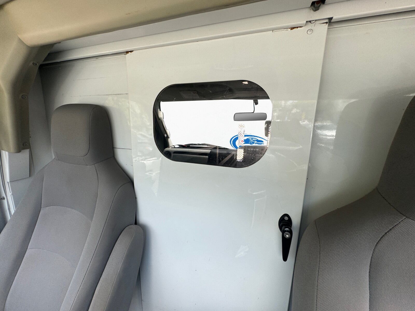Used 2014 Ford E-350 and Econoline 350 Super Duty w/ Power Windows & Locks Group RWD image 10
