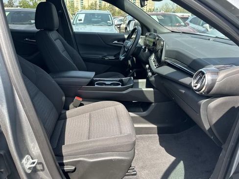 Used 2025 Chevrolet Equinox LT image 10