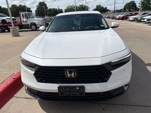 Used 2023 Honda Accord Touring image 2