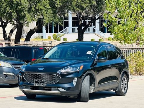 Used 2020 Ford Escape SEL FWD image 3