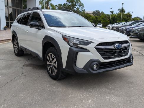 Used 2024 Subaru Outback Premium AWD/4WD image 2