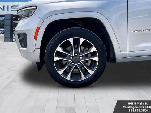 Used 2022 Jeep Grand Cherokee L Overland w/ Luxury Tech Group IV RWD image 34
