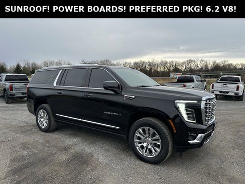 Used 2025 GMC Yukon XL Denali image 1