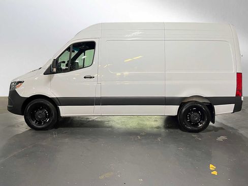 Used 2025 Mercedes-Benz Sprinter 2500 image 6