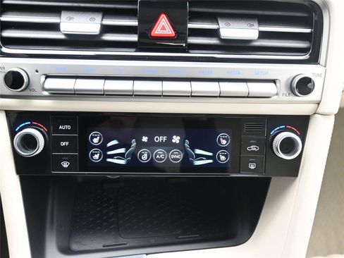 New 2026 Genesis G70 2.5T Prestige image 11