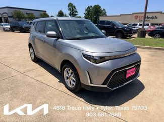 Certified 2025 Kia Soul LX w/ LX Technology Package FWD video 1