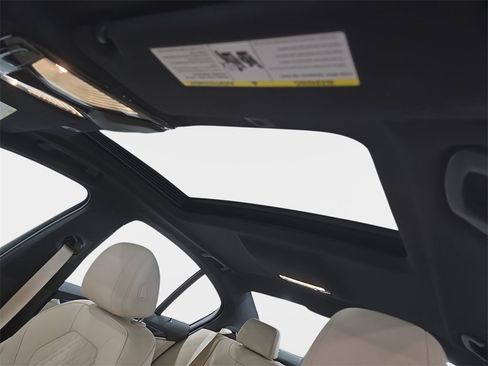 Used 2023 BMW 530e w/ Premium Package image 25