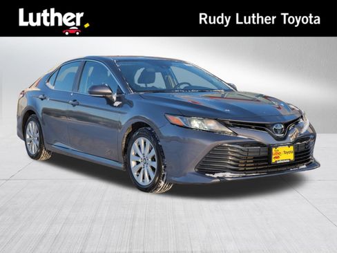 Certified 2020 Toyota Camry LE image 1