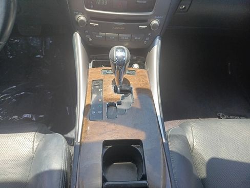 Used 2011 Lexus IS 250 w/ Premium Pkg Value Edition RWD image 18