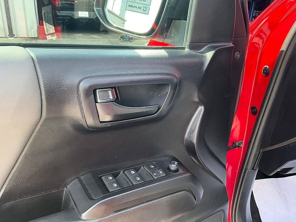 Used 2021 Toyota Tacoma SR AWD/4WD image 13