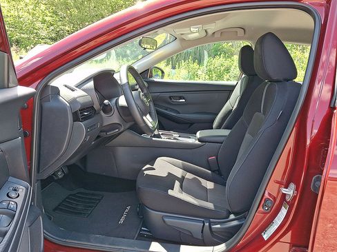Used 2023 Nissan Sentra SV w/ All-Weather Package FWD image 11