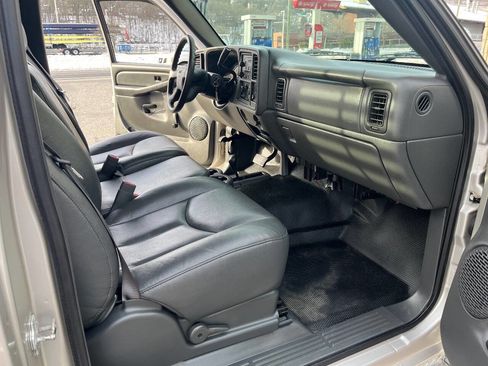 Used 2007 GMC Sierra 3500 W/T w/ Snow Plow Prep Package image 8