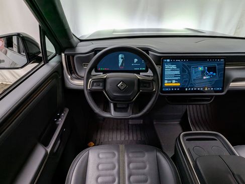 Used 2025 Rivian R1S Adventure AWD/4WD image 2