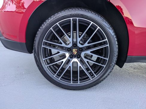 New 2026 Porsche Macan image 28