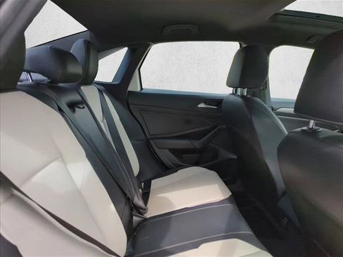 Used 2019 Volkswagen Jetta R-Line image 22