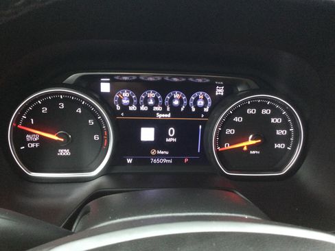 Used 2021 Chevrolet Tahoe Premier w/ Premium Package image 21