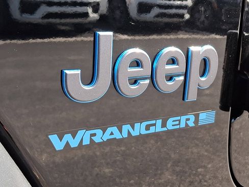 Used 2024 Jeep Wrangler Unlimited AWD/4WD image 30