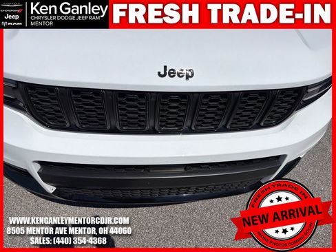 Used 2024 Jeep Grand Cherokee L Laredo AWD/4WD image 13