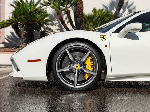 Used 2017 Ferrari 488 GTB image 6
