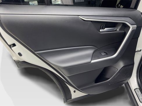 Used 2024 Toyota RAV4 XLE Premium image 38