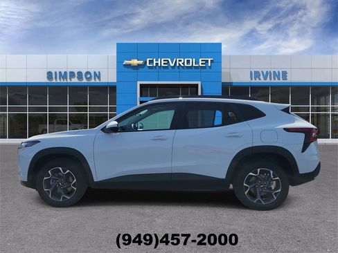 Used 2025 Chevrolet Trax LT w/ Driver Confidence Package image 5
