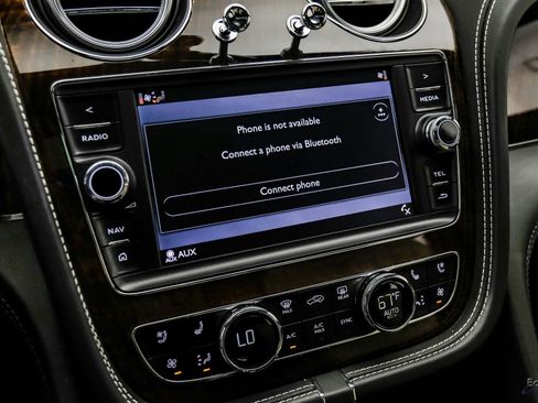 Used 2019 Bentley Bentayga image 72