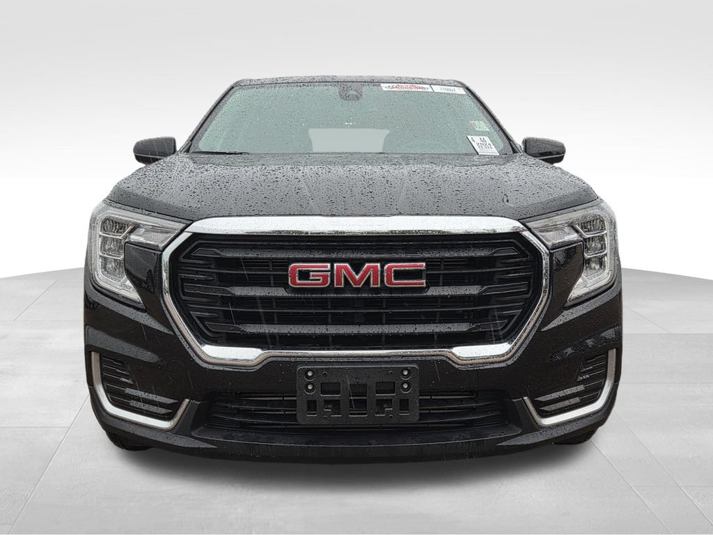 Used 2024 GMC Terrain SLE FWD image 3