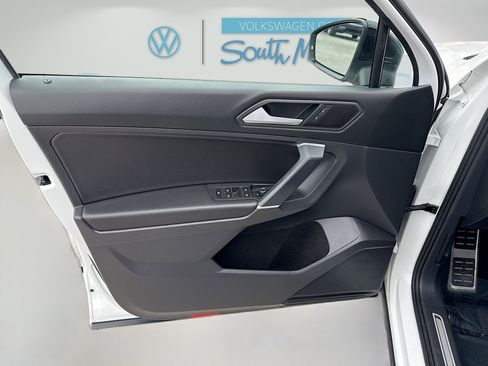 Certified 2020 Volkswagen Tiguan SE R-Line image 18