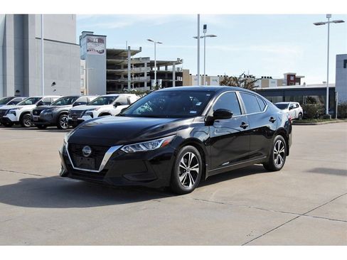 Used 2020 Nissan Sentra SV image 2