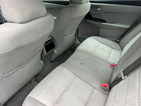 Used 2016 Toyota Camry LE image 4